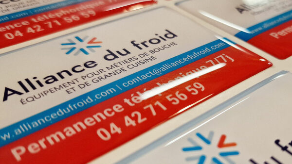 étiquette adhésive doming