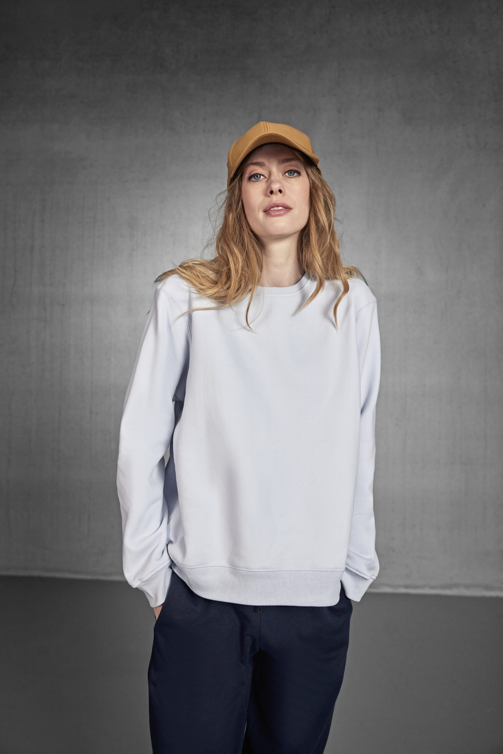 b&c sweat queen crew neck women aqua green